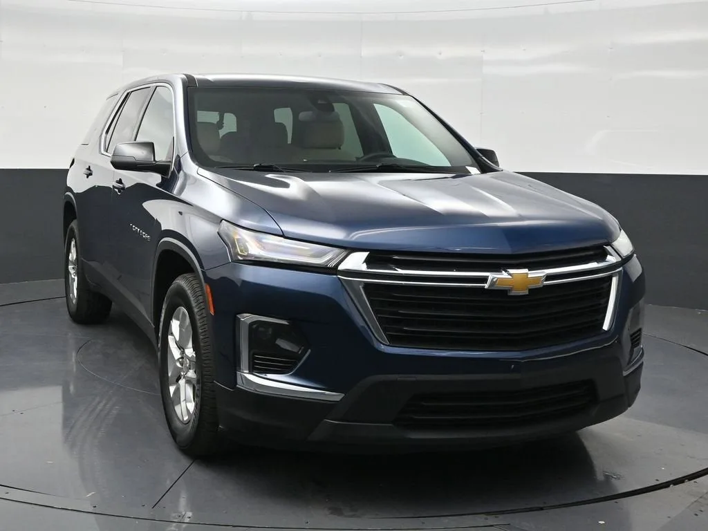2023 Chevrolet Traverse LS photo 7