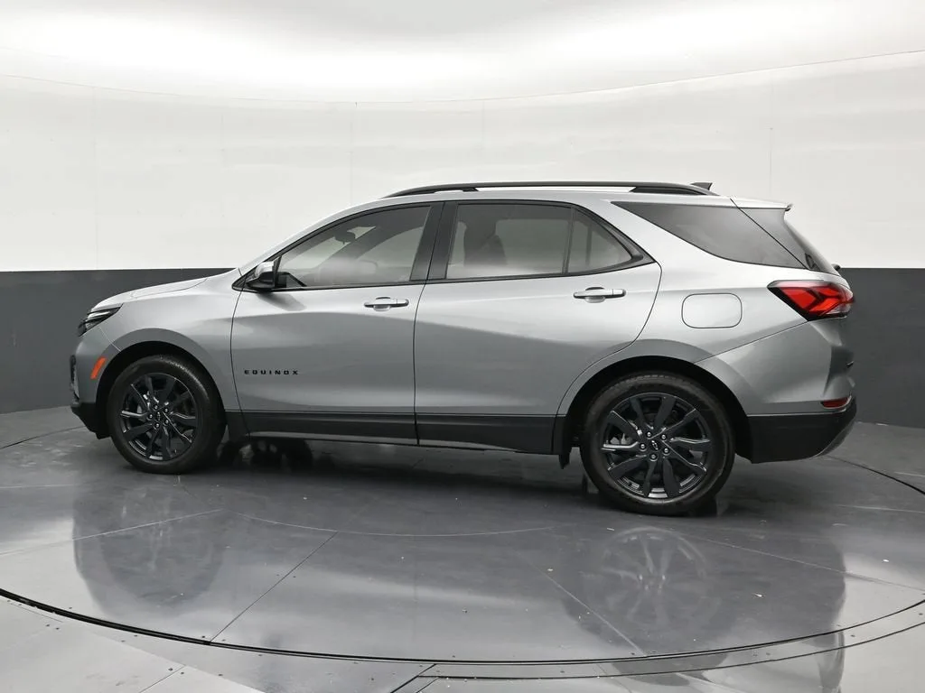 2024 Chevrolet Equinox RS photo 2
