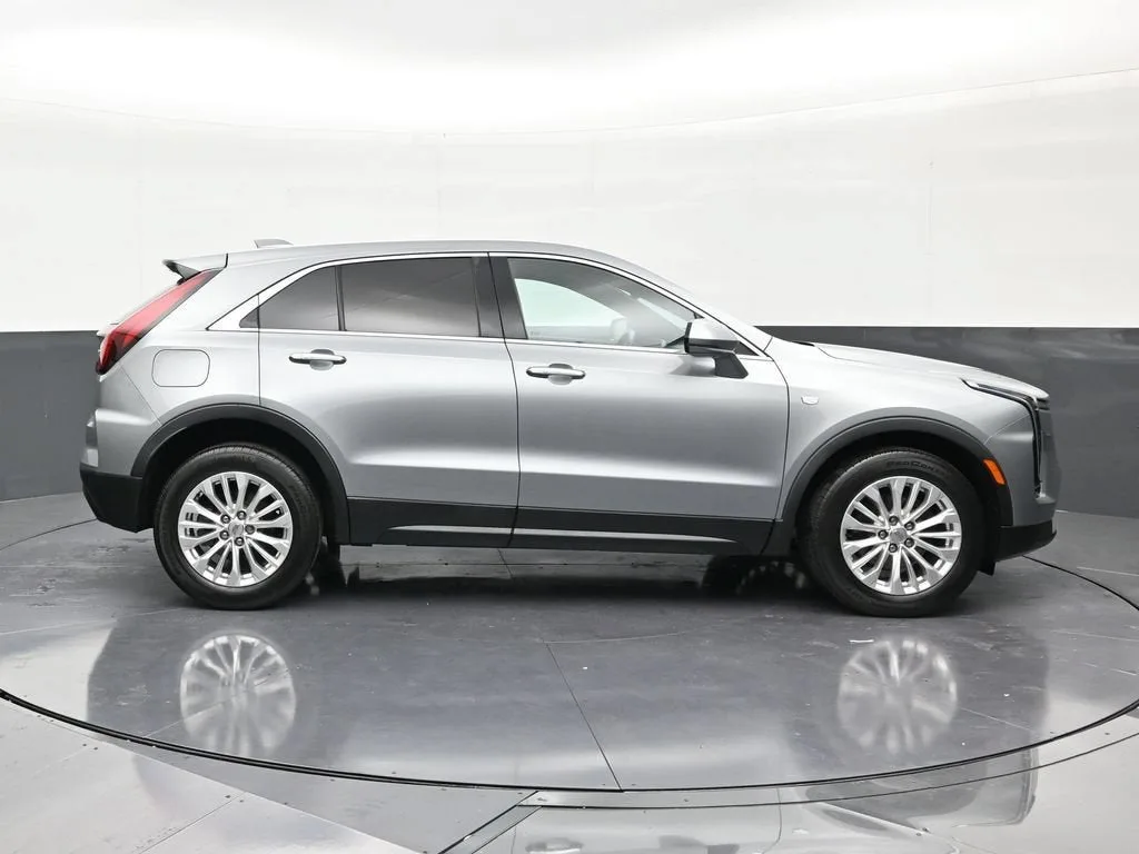 2024 Cadillac XT4 Luxury photo 6