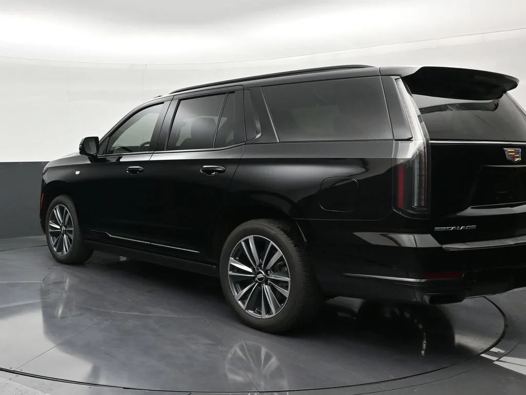 2026 Cadillac Escalade Sport photo 3