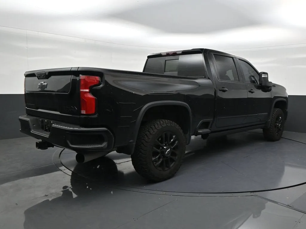 2025 Chevrolet Silverado 2500 HD High Country photo 5