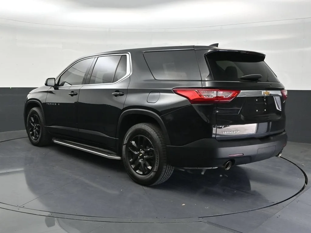2020 Chevrolet Traverse LS photo 3
