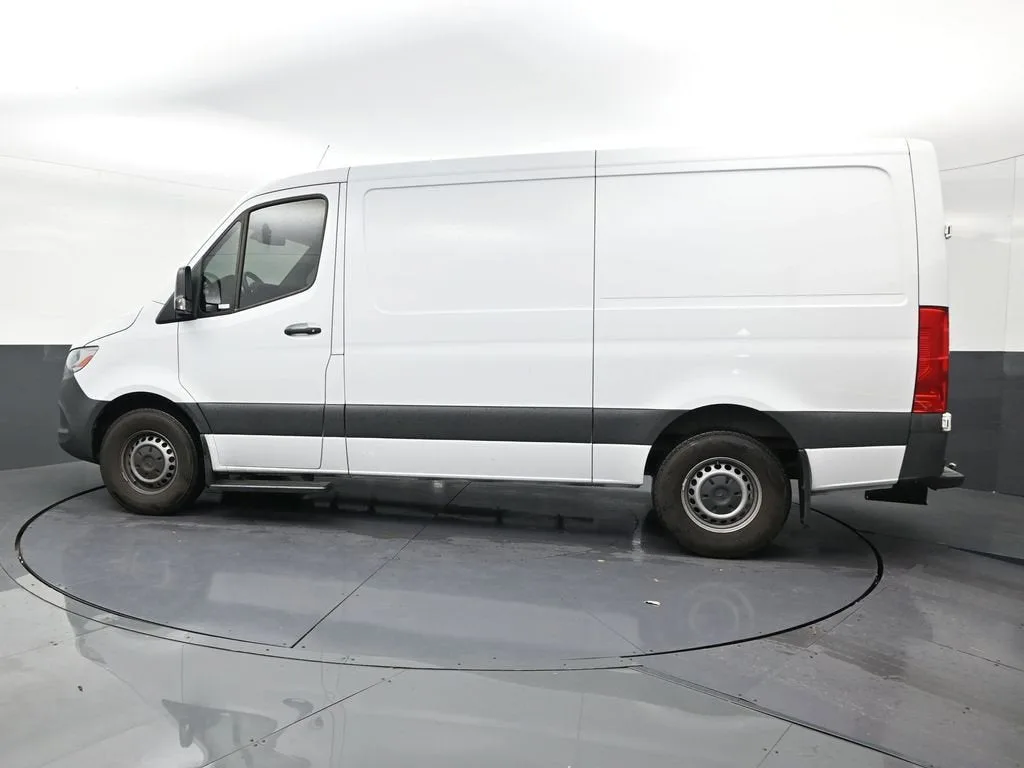 2025 Mercedes-Benz Sprinter 2500 Standard Roof 4-Cyl Diesel photo 2