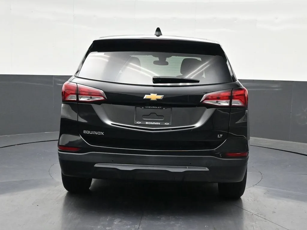 2023 Chevrolet Equinox LT photo 4