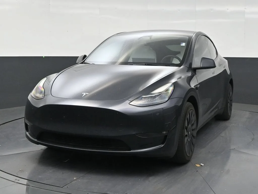 2024 Tesla Model Y Long Range photo 8