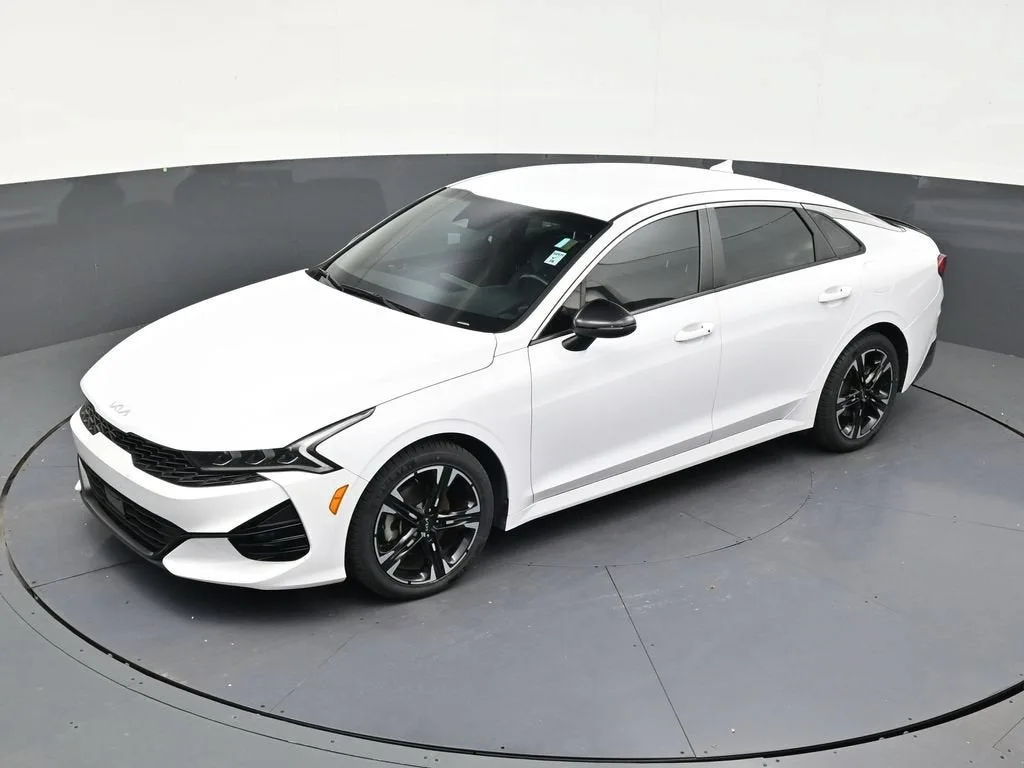 2024 Kia K5 GT-Line photo 12
