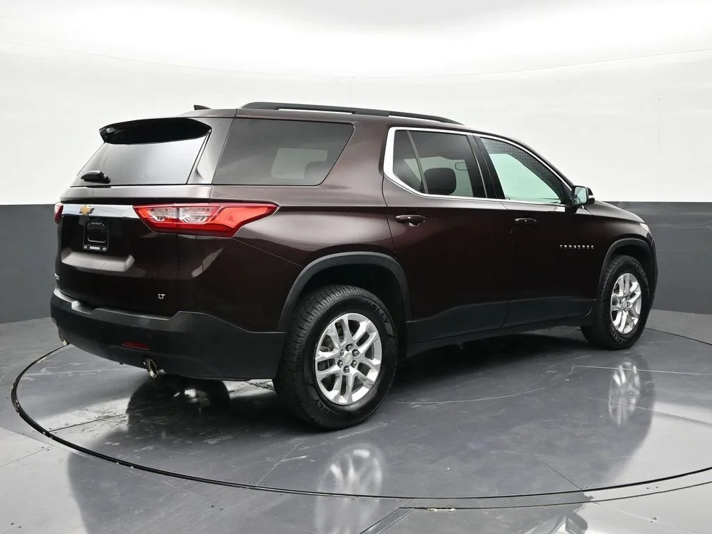 2021 Chevrolet Traverse LT Leather photo 5