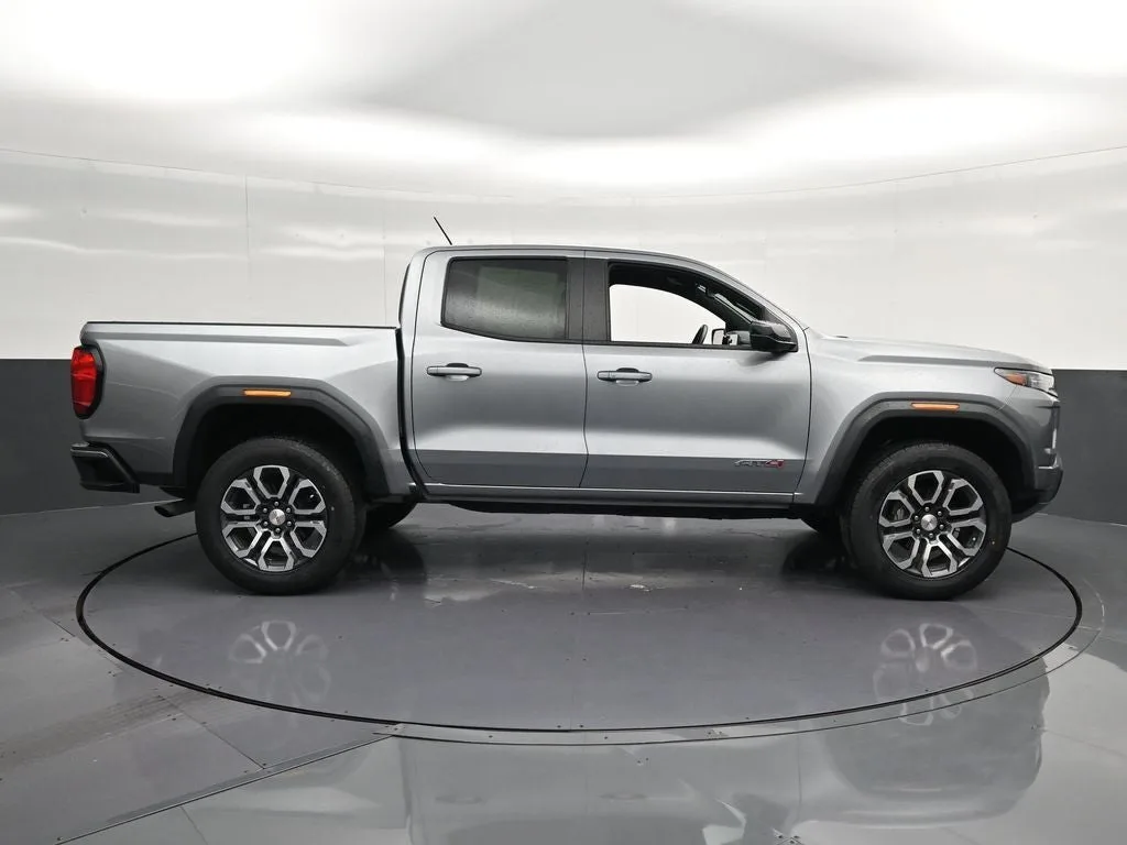 2023 GMC Canyon AT4 photo 4