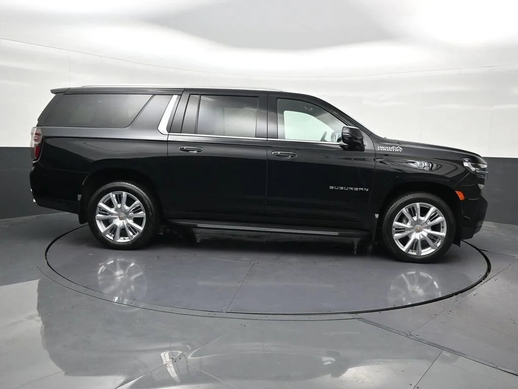 2024 Chevrolet Suburban High Country photo 7
