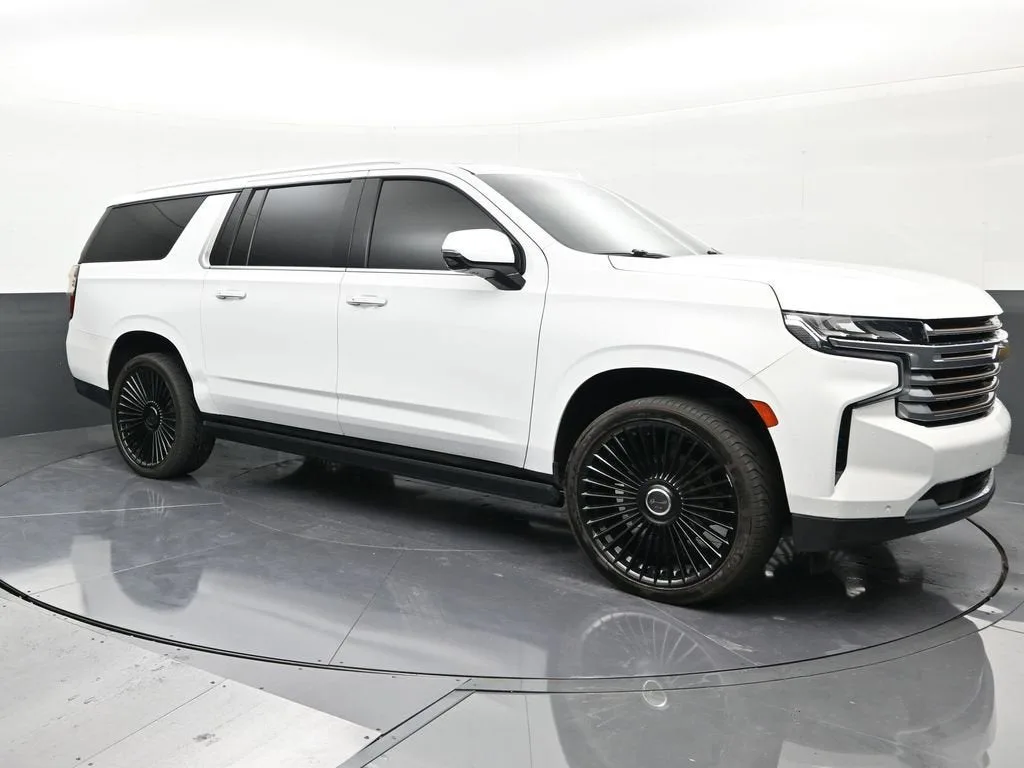 2021 Chevrolet Suburban High Country photo 7