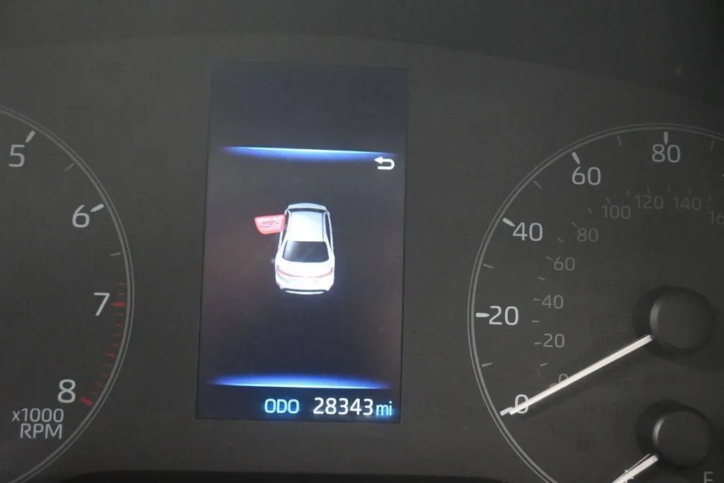 2025 Toyota Corolla LE photo 10