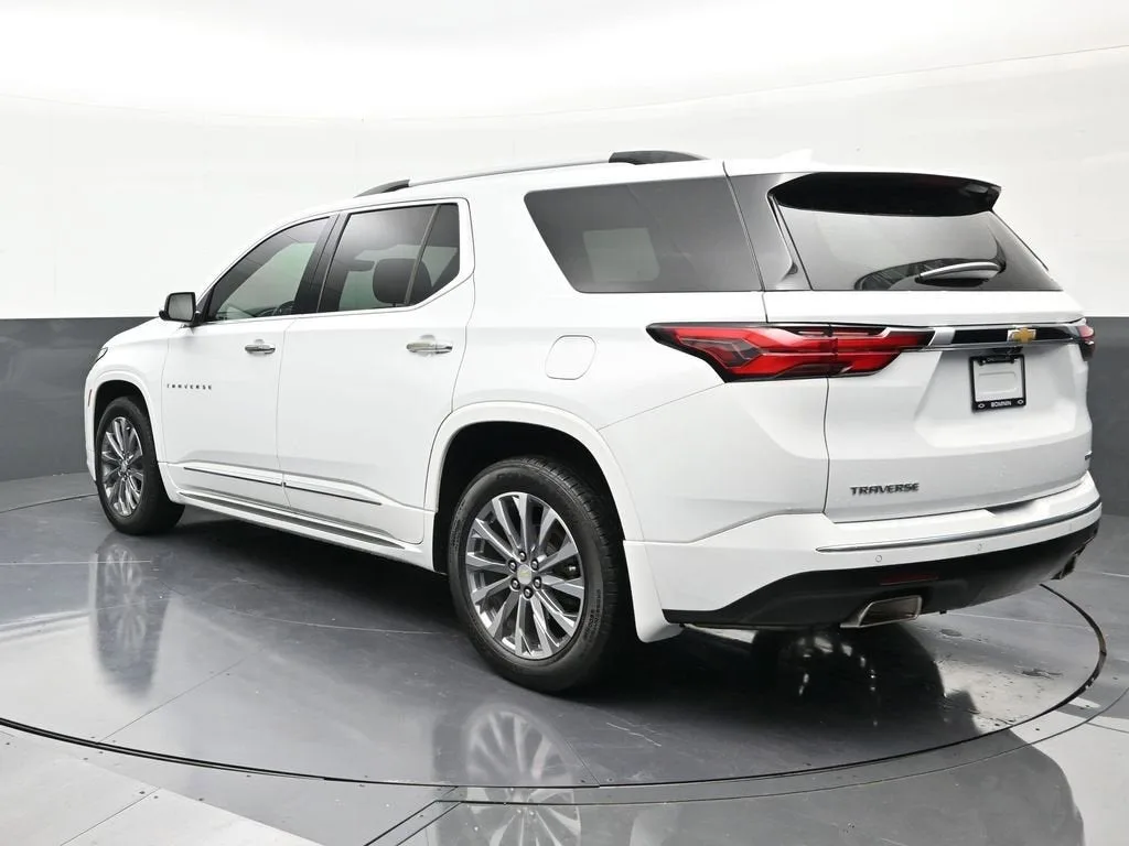 2022 Chevrolet Traverse Premier photo 3