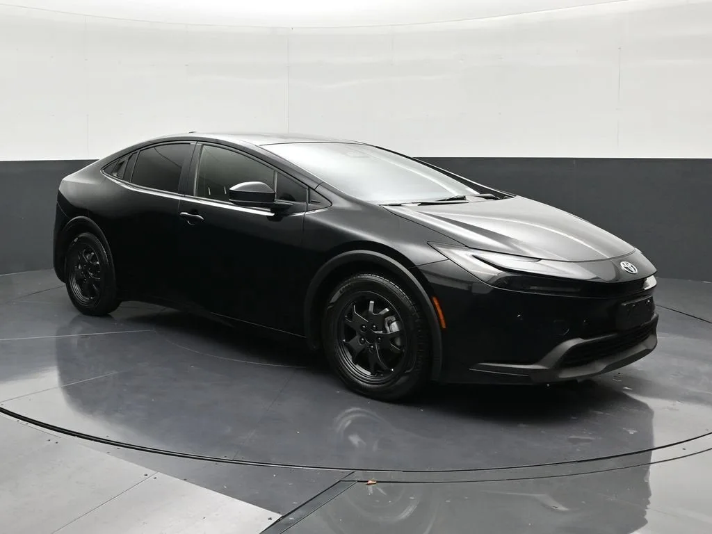 2024 Toyota Prius LE photo 7