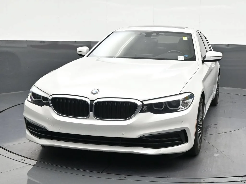 2019 BMW 5 Series 530i photo 9