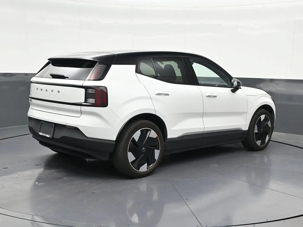 2025 Volvo EX30 Plus photo 6