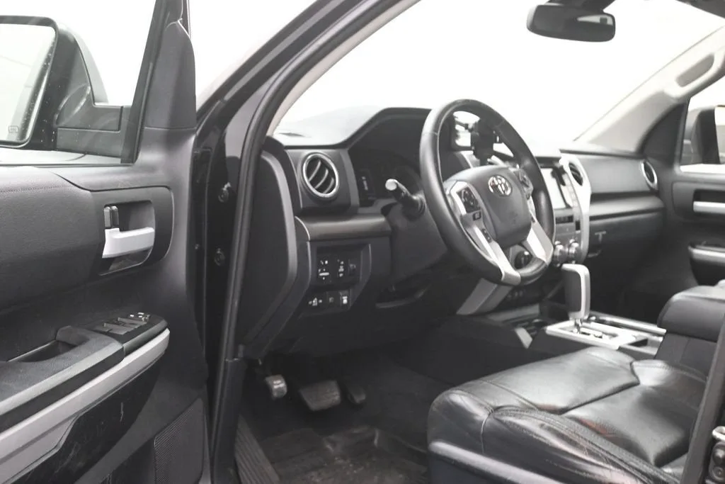 2020 Toyota Tundra SR5 photo 11