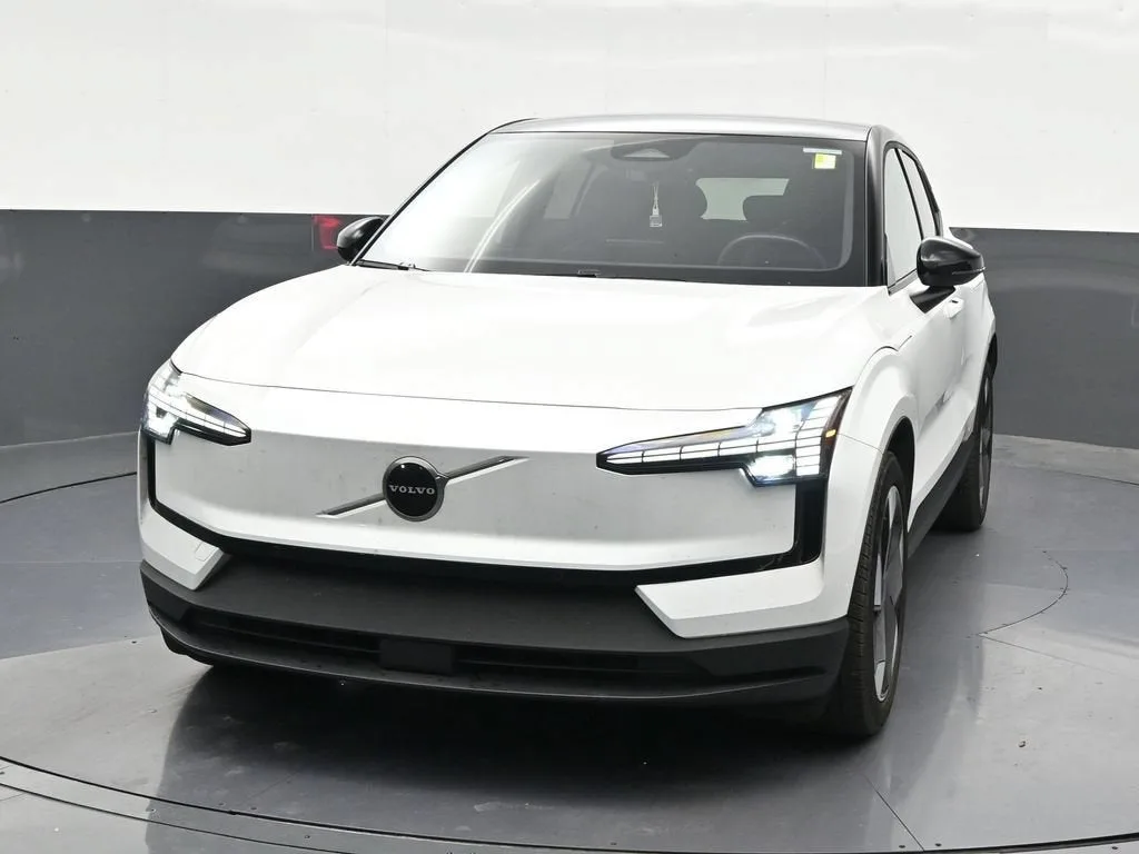 2025 Volvo EX30 Plus photo 9