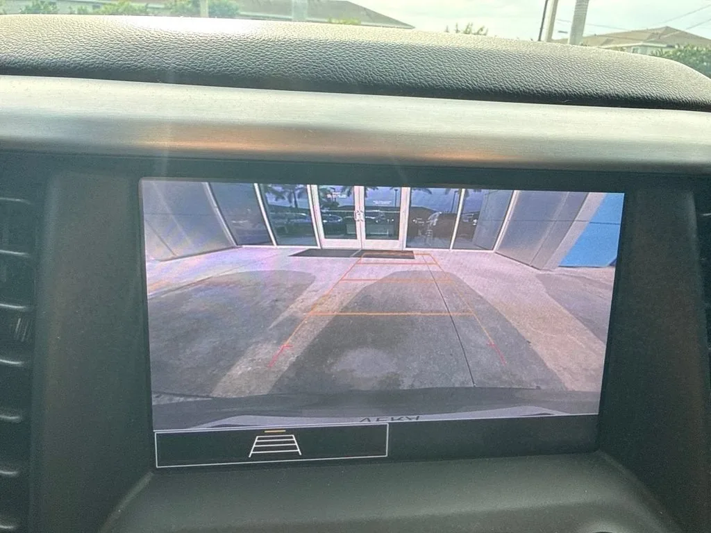 2023 GMC Acadia SLE photo 3