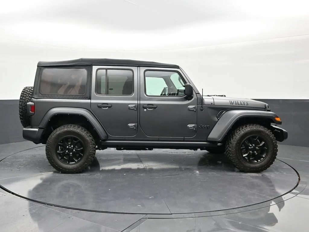 2022 Jeep Wrangler Unlimited Willys photo 4