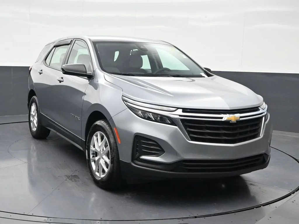 2024 Chevrolet Equinox LS photo 8