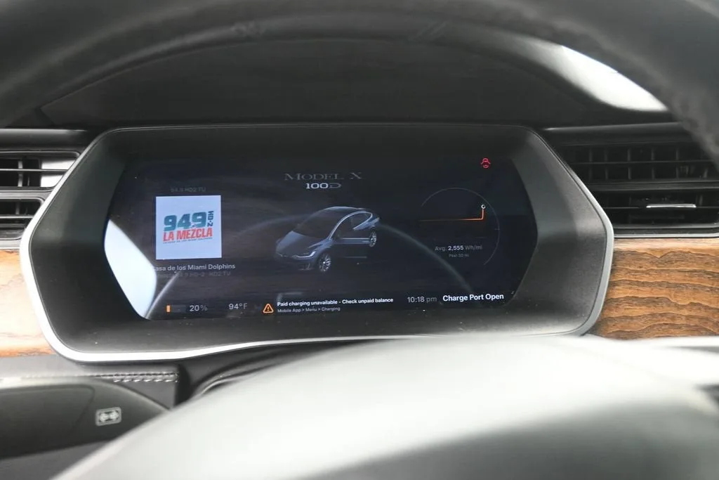 2019 Tesla Model X 75D photo 11