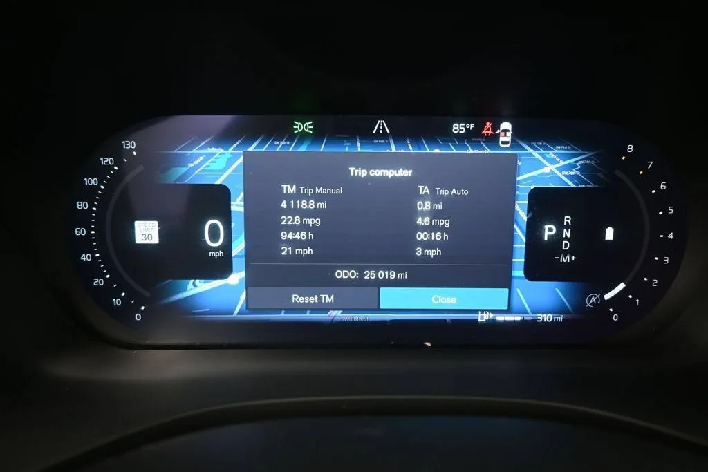 2024 Volvo XC60 B5 Plus Dark Theme photo 12