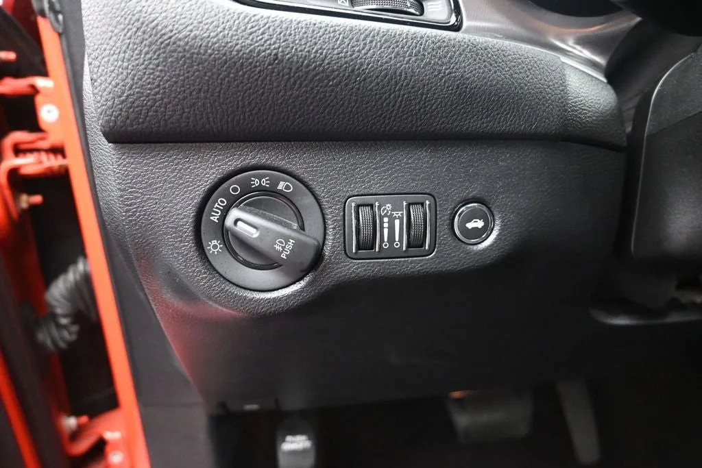 2021 Dodge Challenger SXT photo 12