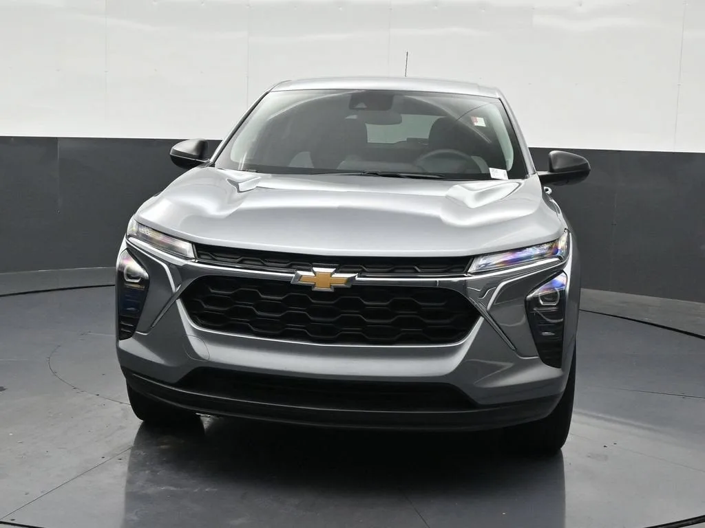 2024 Chevrolet Trax LS photo 9