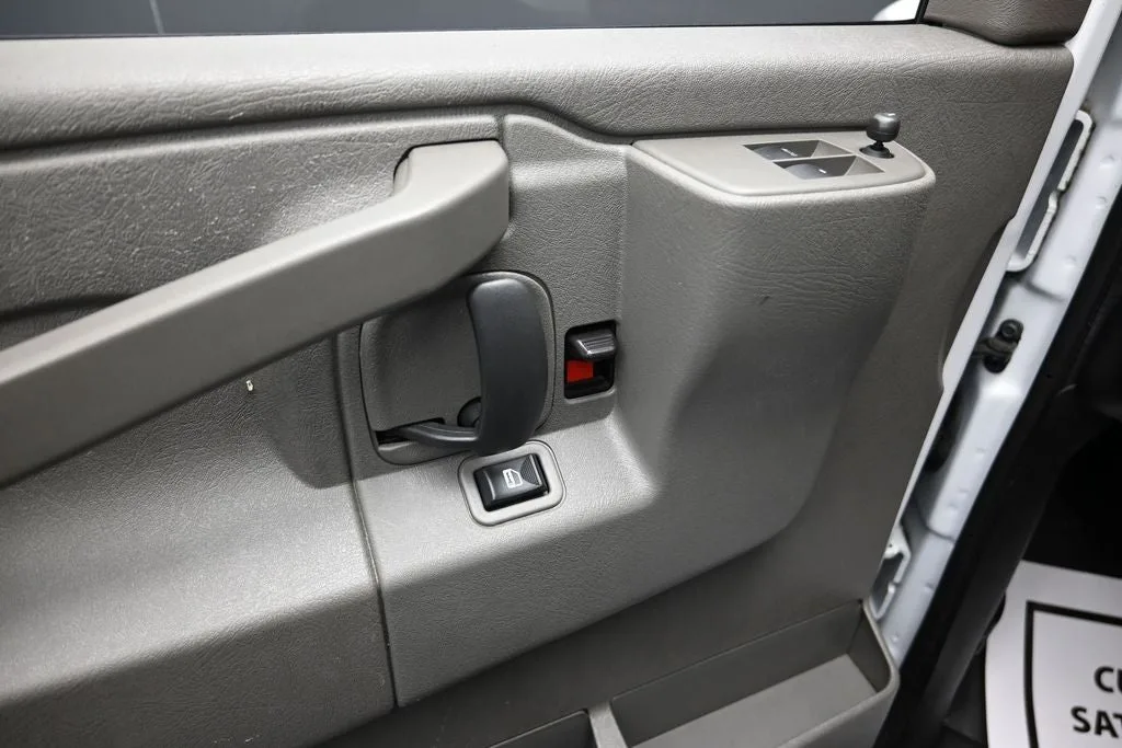 2022 Chevrolet Express 3500 Work Van Cargo photo 10