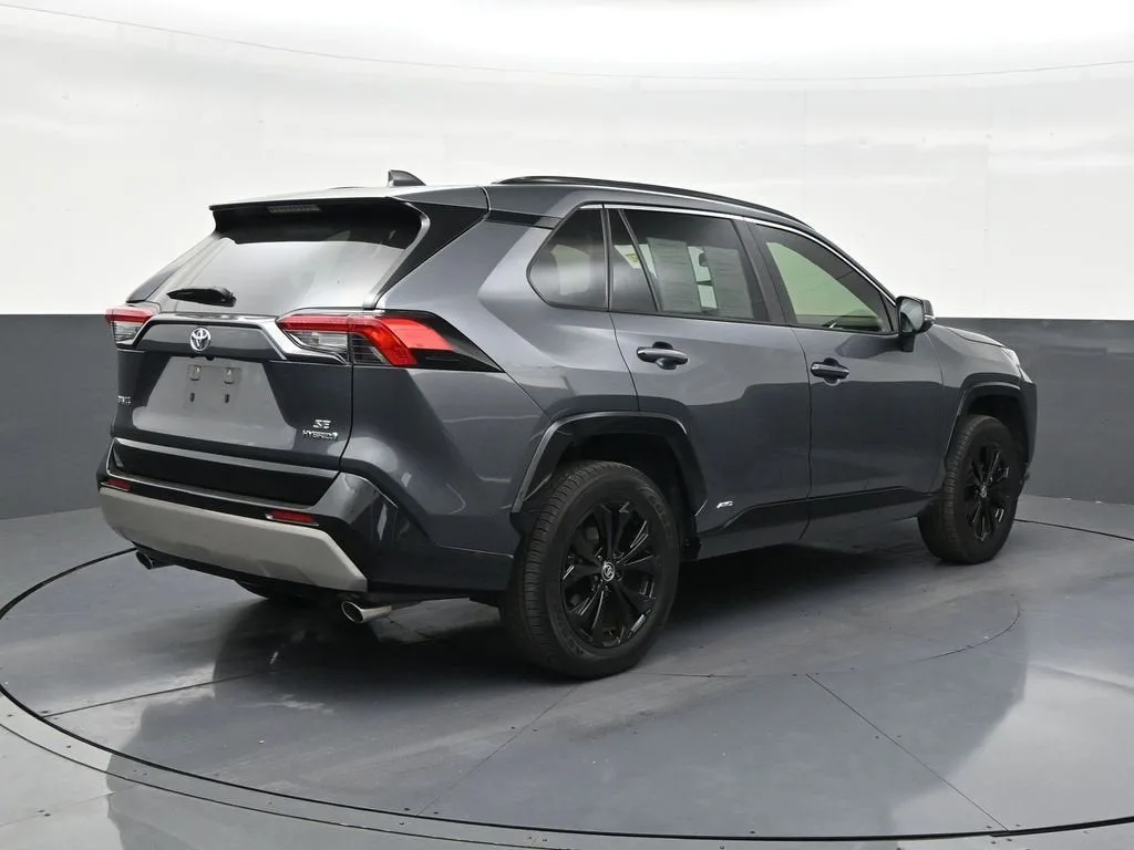 2023 Toyota RAV4 Hybrid SE photo 5