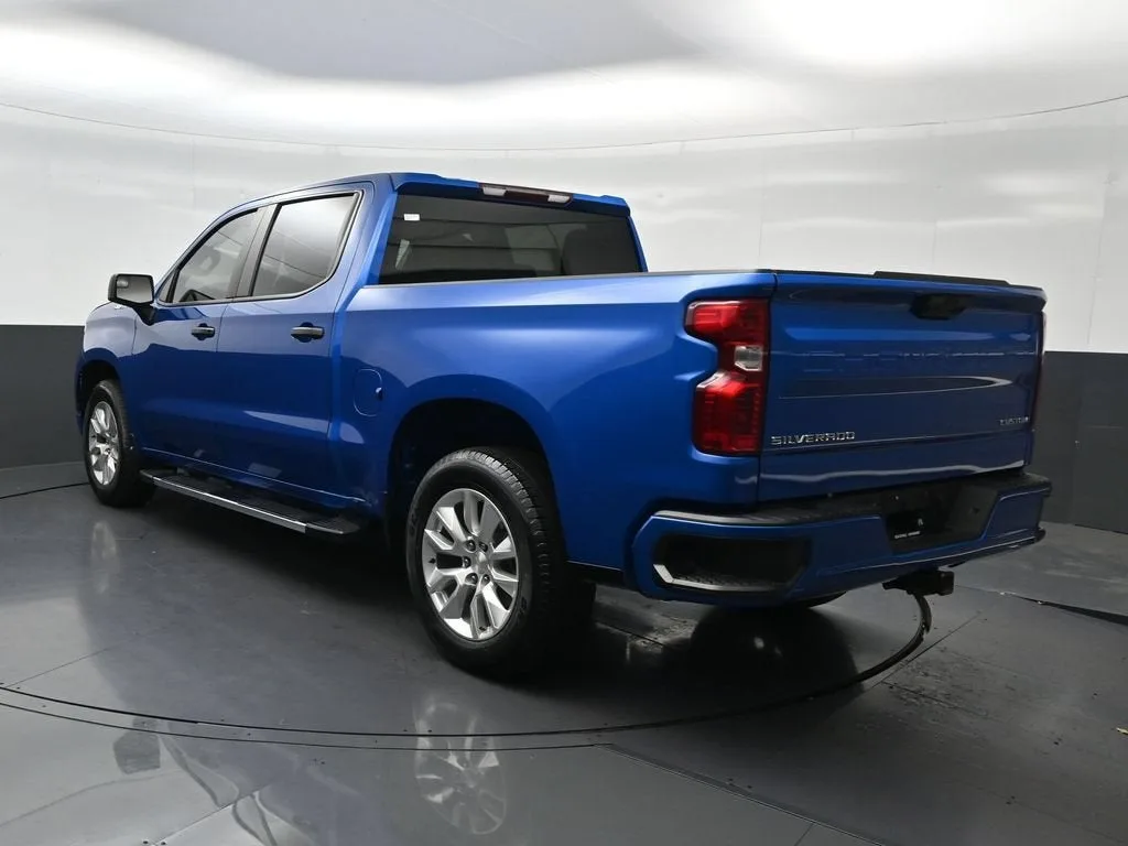 2024 Chevrolet Silverado 1500 Custom photo 3