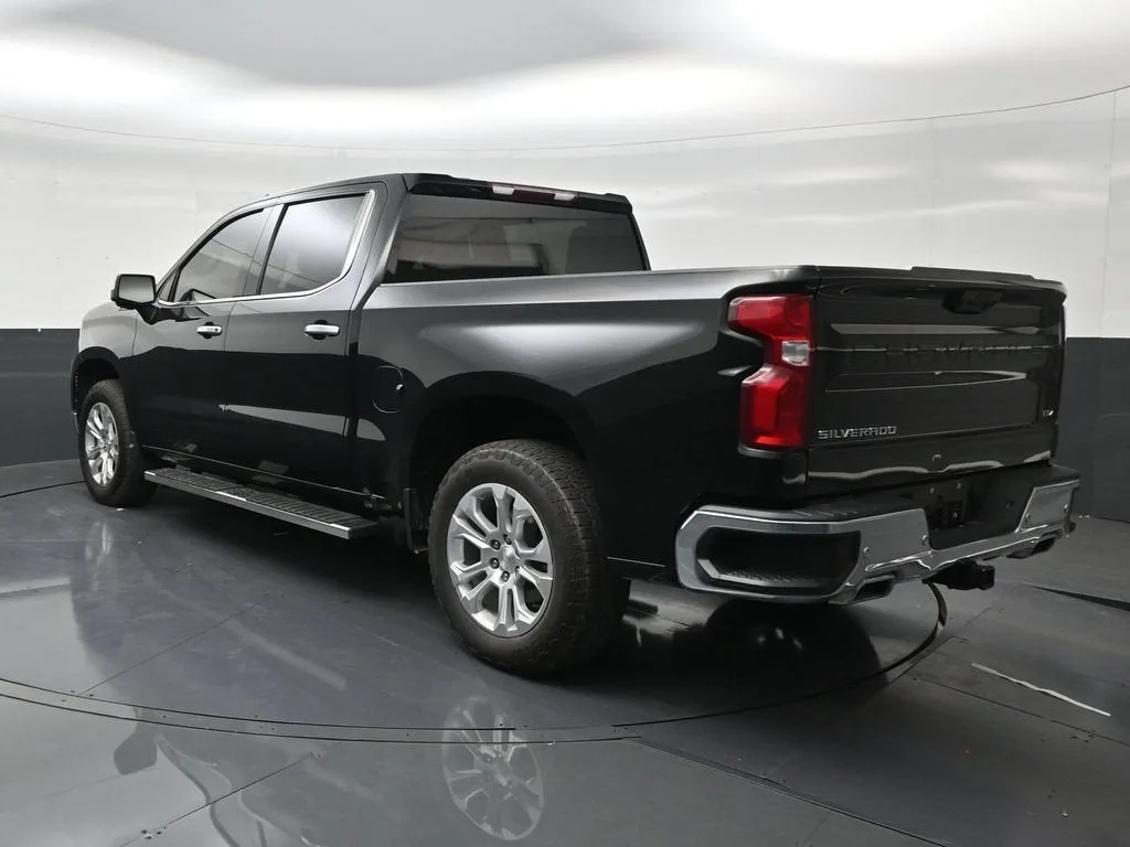 2023 Chevrolet Silverado 1500 LTZ photo 3