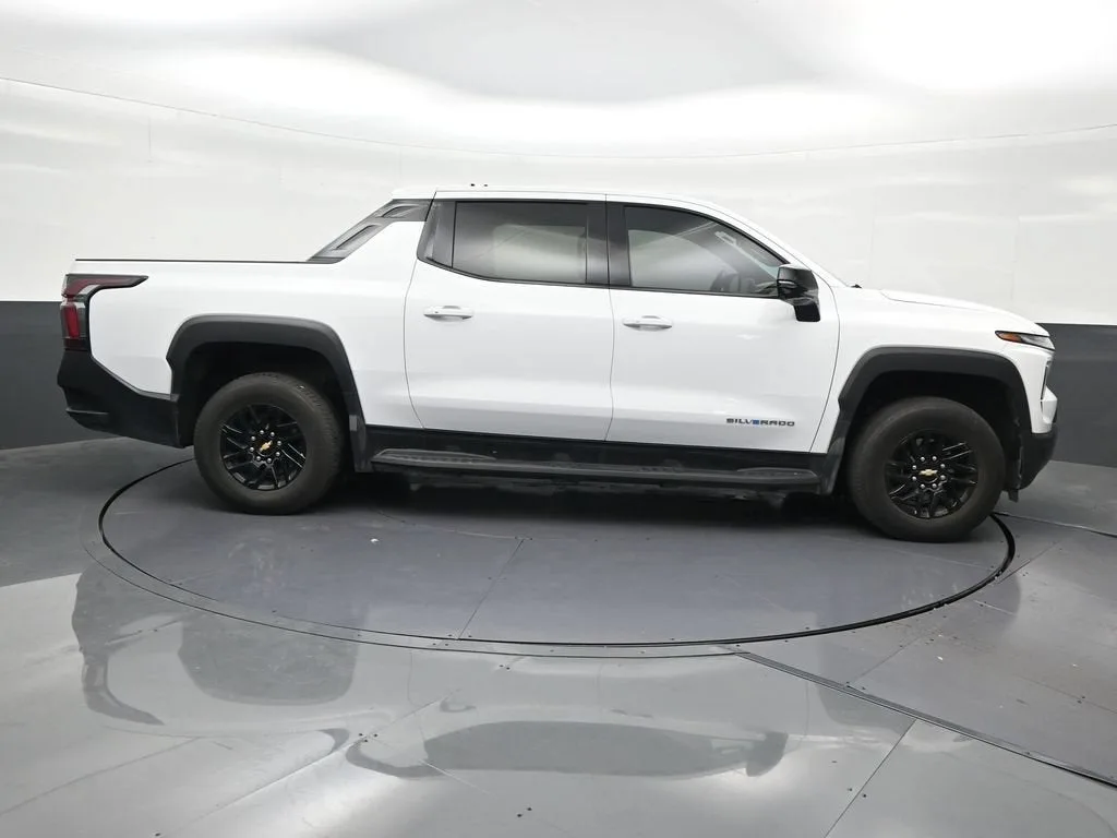 2025 Chevrolet Silverado EV LT - Extended Range photo 7