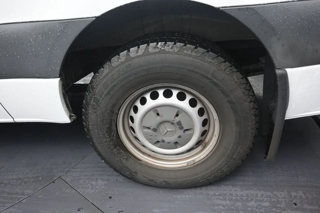 2020 Mercedes-Benz Sprinter 2500 Standard Roof I4 photo 9