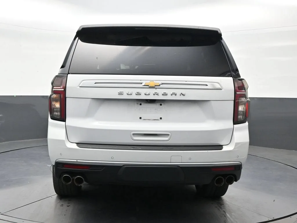 2022 Chevrolet Suburban High Country photo 4