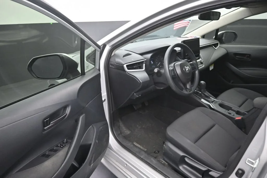2024 Toyota Corolla LE photo 10