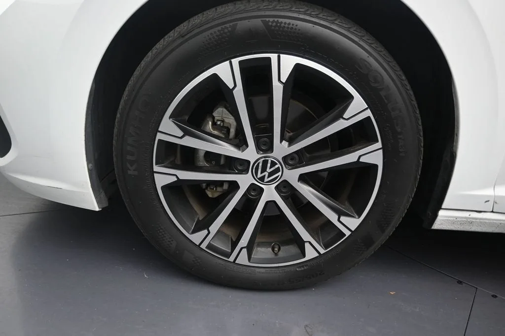 2023 Volkswagen Jetta 1.5T Sport photo 9