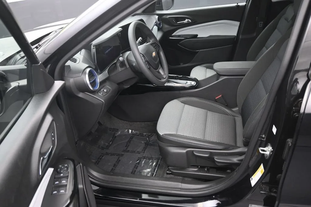 2024 Chevrolet Trax LT photo 10