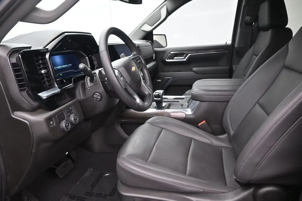 2023 Chevrolet Silverado 1500 LTZ photo 11