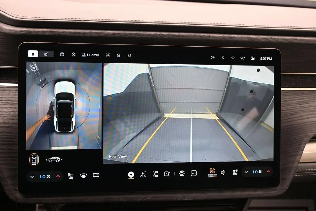 2024 RIVIAN R1S Adventure photo 11