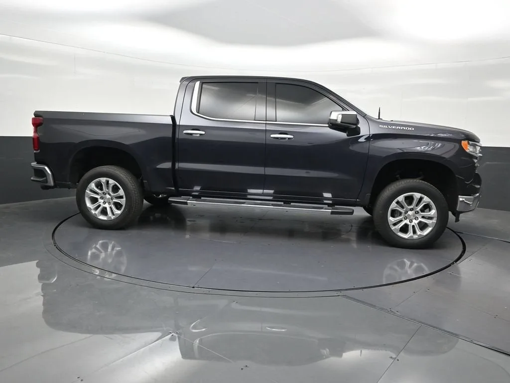 2023 Chevrolet Silverado 1500 LTZ photo 7