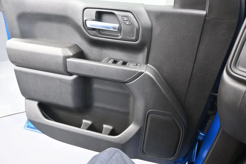 2024 Chevrolet Silverado 1500 Custom photo 12
