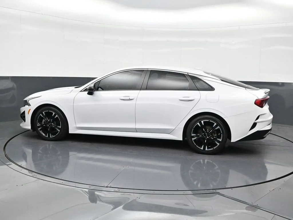 2022 Kia K5 GT-Line photo 2