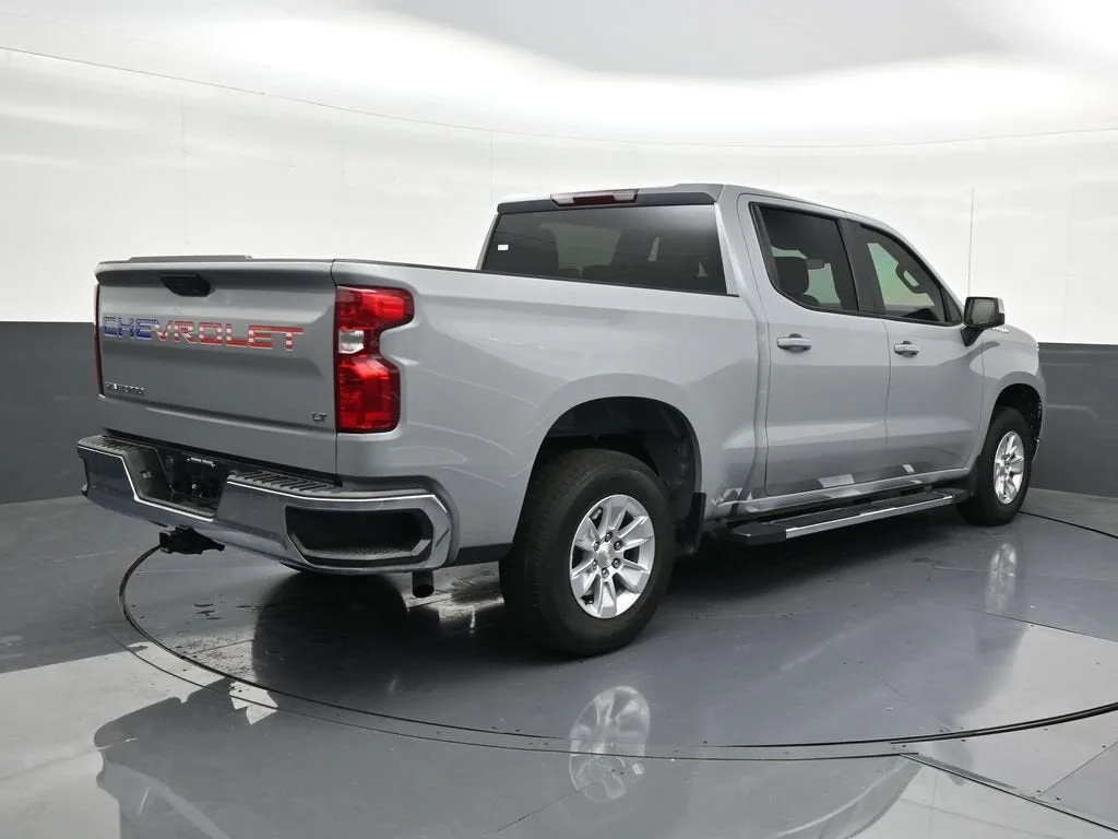2024 Chevrolet Silverado 1500 LT photo 5