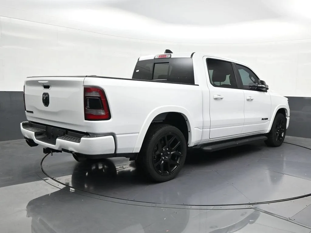 2022 RAM 1500 Laramie Crew Cab 4x2 5'7" Box photo 5
