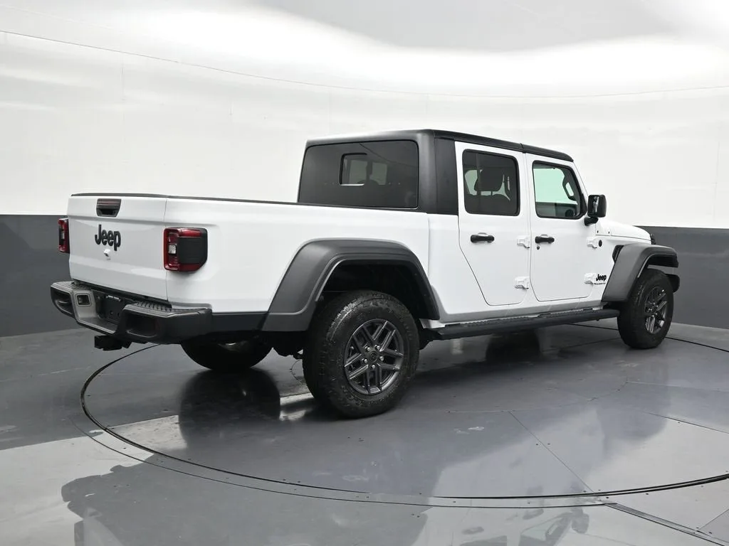 2025 Jeep Gladiator Sport S photo 5