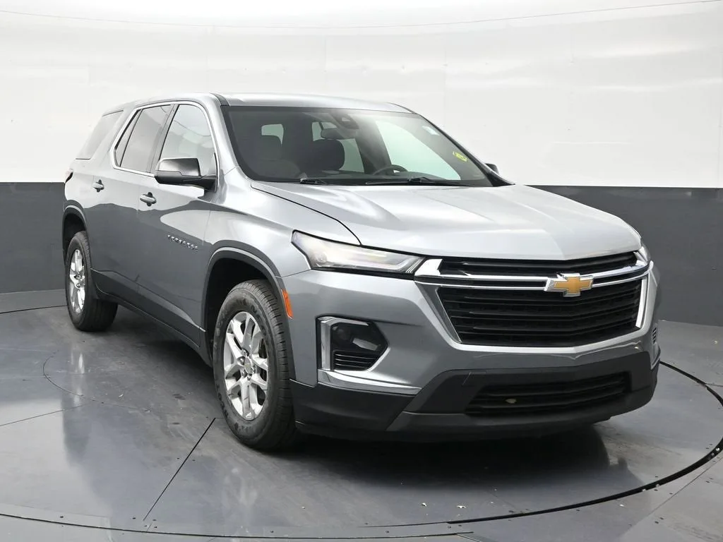 2023 Chevrolet Traverse LS photo 7