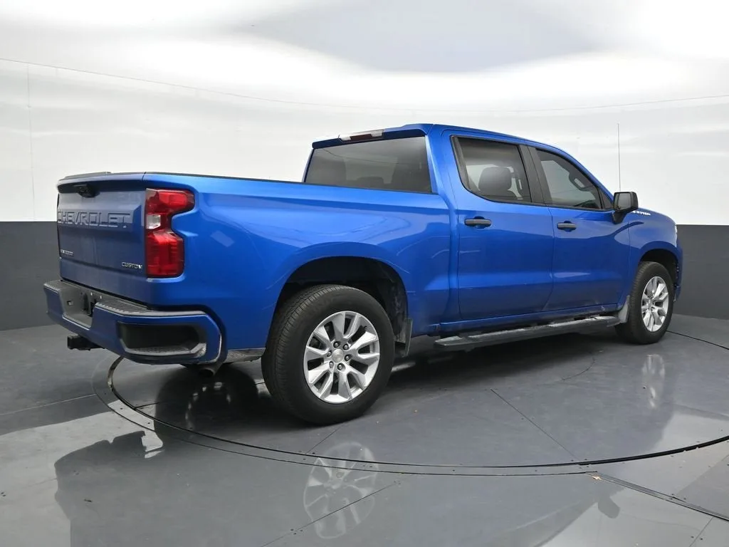 2023 Chevrolet Silverado 1500 Custom photo 5