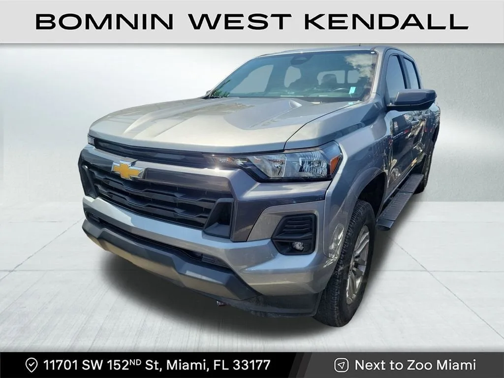 2023 Chevrolet Colorado LT photo 2