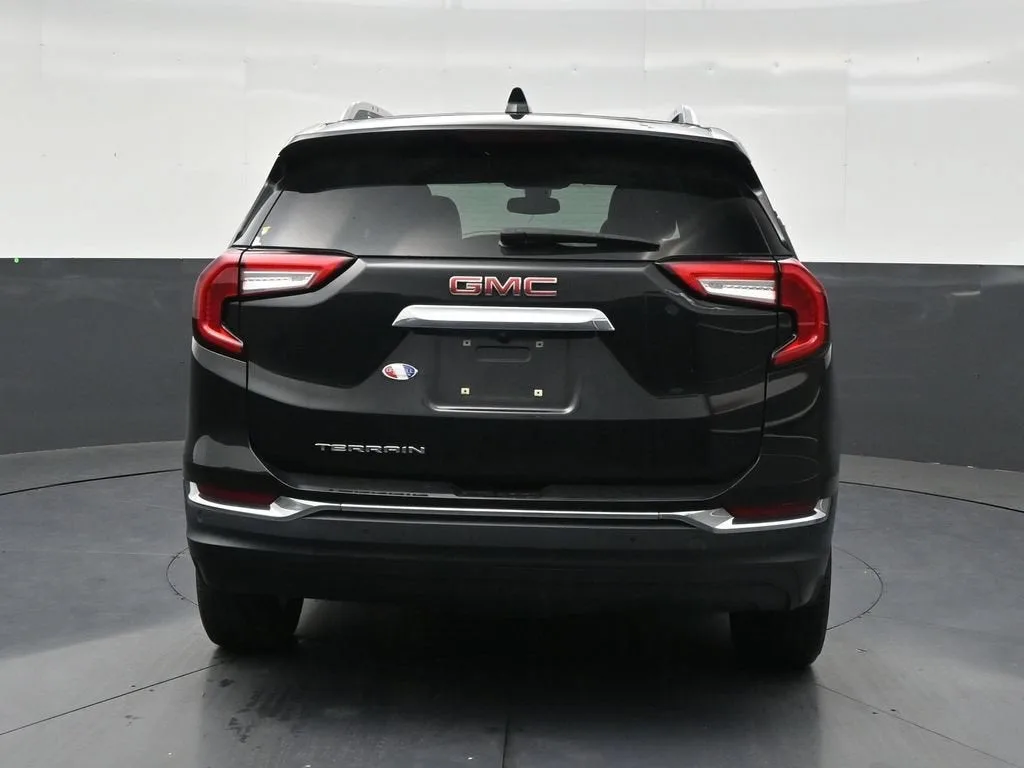 2023 GMC Terrain SLT photo 4